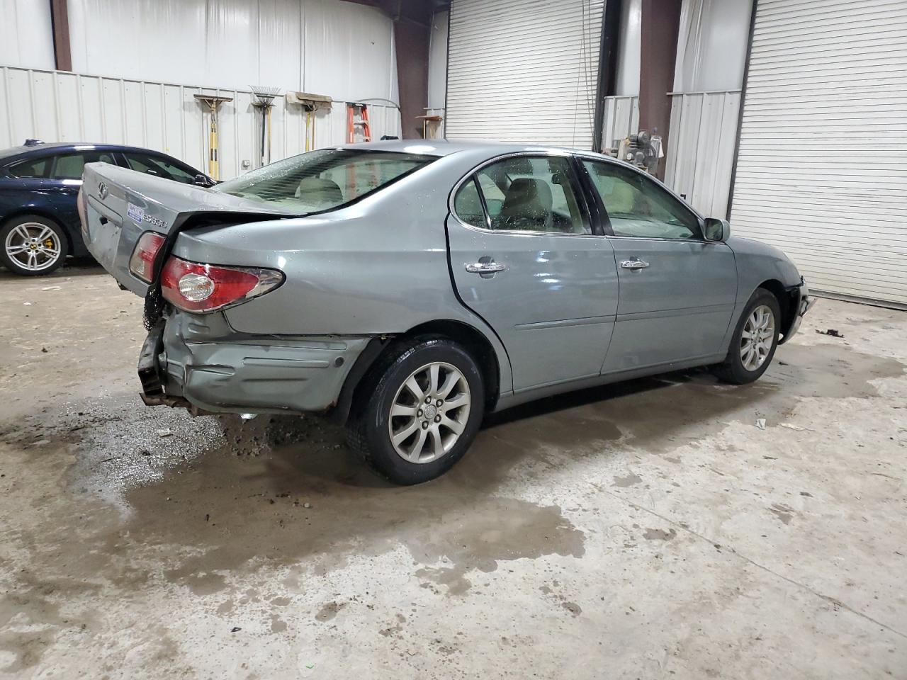 Image 3 of 2004 LEXUS ES 330 2004 with VIN JTHBA30G445048550