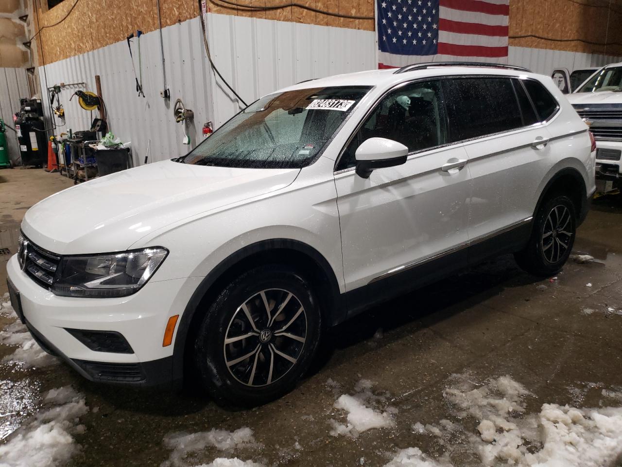 Изображение 2021 VOLKSWAGEN TIGUAN SE 2021