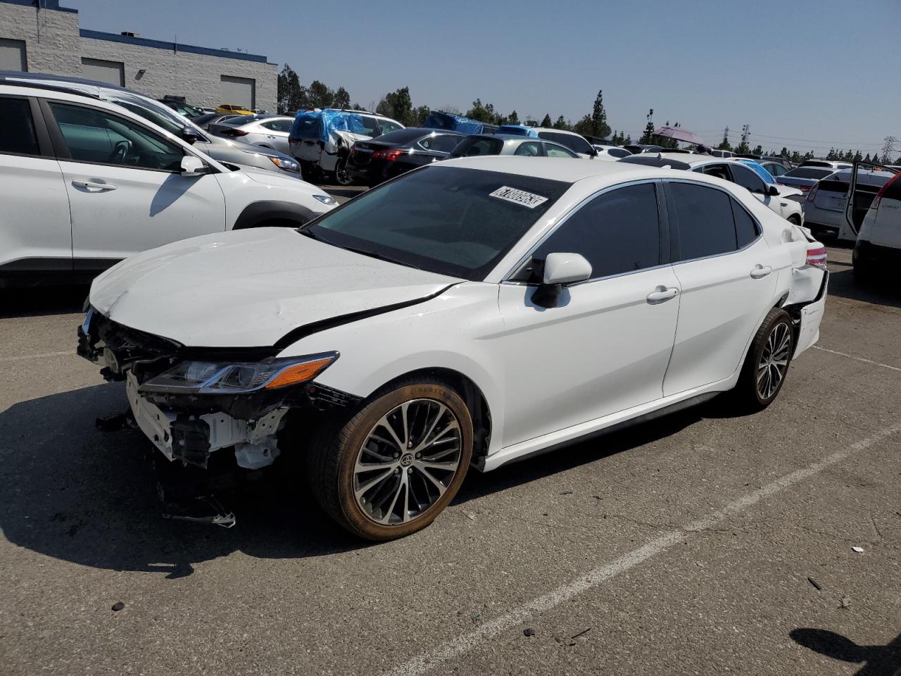 Obraz 1 z 2020 TOYOTA CAMRY SE 2020 z VIN 4T1M11AK4LU395345