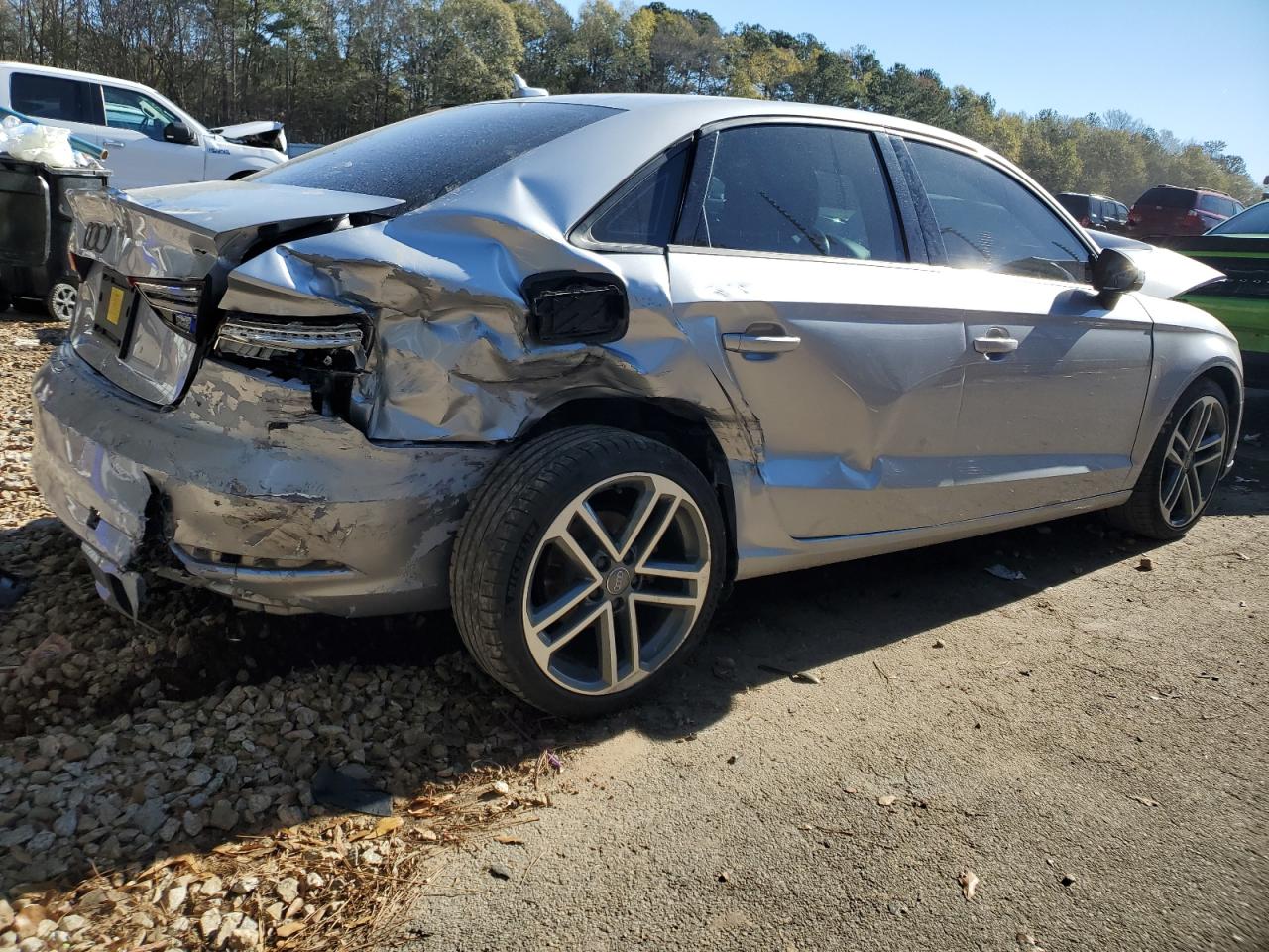 Image 3 of 2018 AUDI A3 PREMIUM 2018 with VIN WAUAUGFF1J1004645