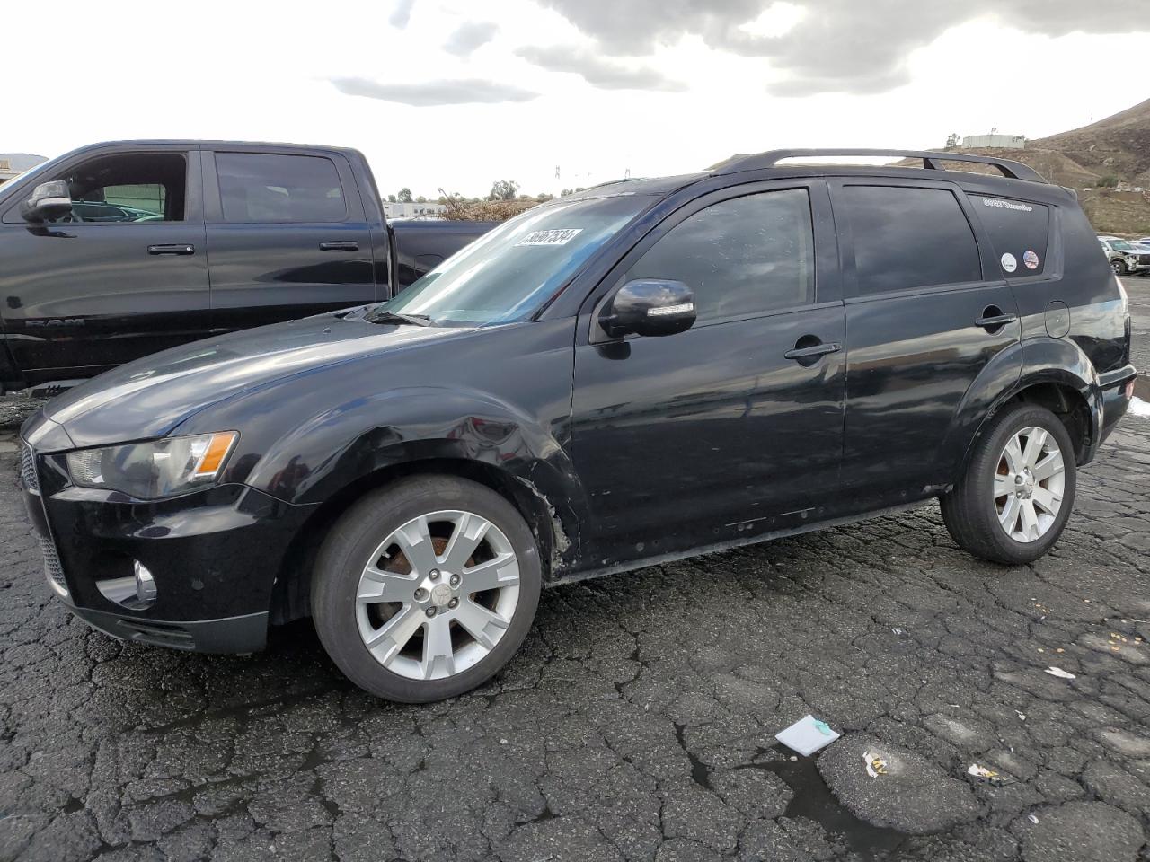 Obraz 2013 MITSUBISHI OUTLANDER SE 2013
