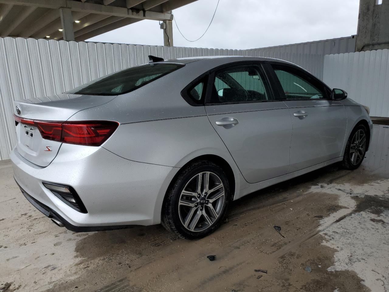 Изображение 3 2019 KIA FORTE GT LINE 2019 с VIN 3KPF34AD7KE013719