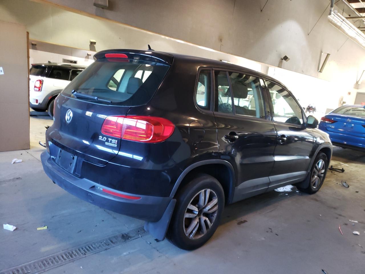 Image 3 of 2013 VOLKSWAGEN TIGUAN S 2013 with VIN WVGBV3AX8DW622772