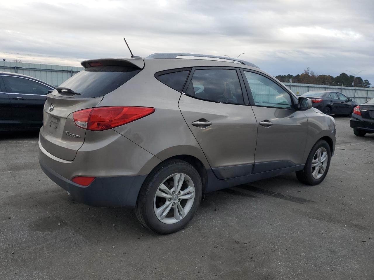 Изображение 3 2010 HYUNDAI TUCSON GLS 2010 с VIN KM8JU3AC1AU034487
