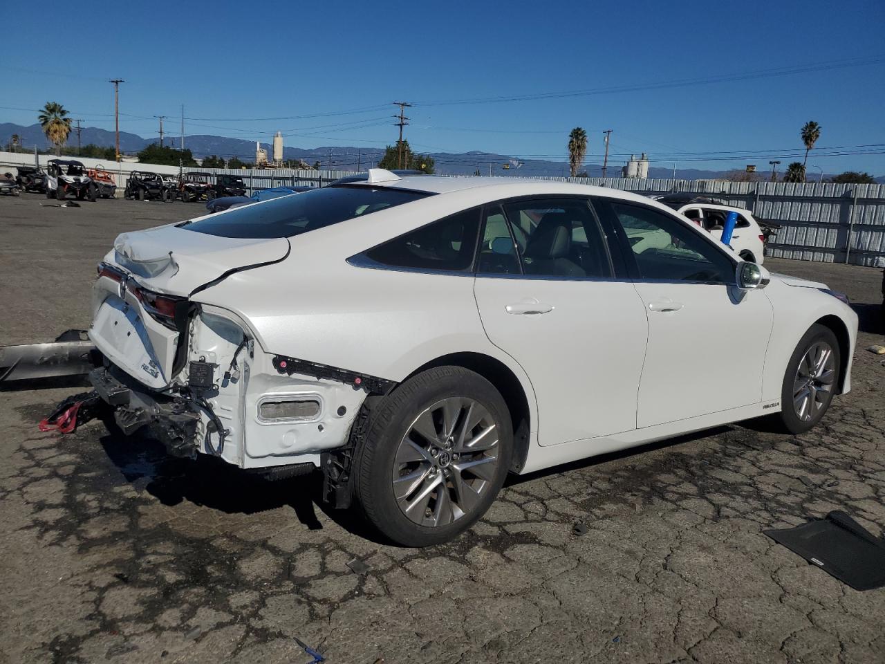 Obraz 3 z 2021 TOYOTA MIRAI XLE 2021 z VIN JTDAAAAA8MA000195