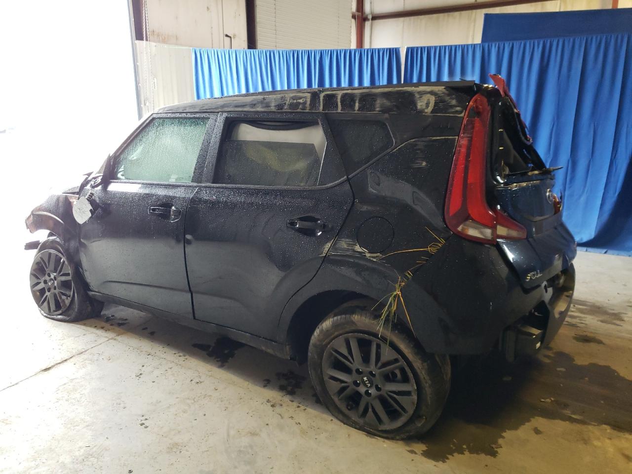 Image 2 of 2021 KIA SOUL LX 2021 with VIN KNDJ23AU7M7146412