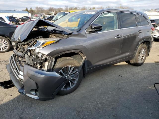 Image 1 of 2017 TOYOTA HIGHLANDER SE 2017 with VIN 5TDJZRFH1HS452804