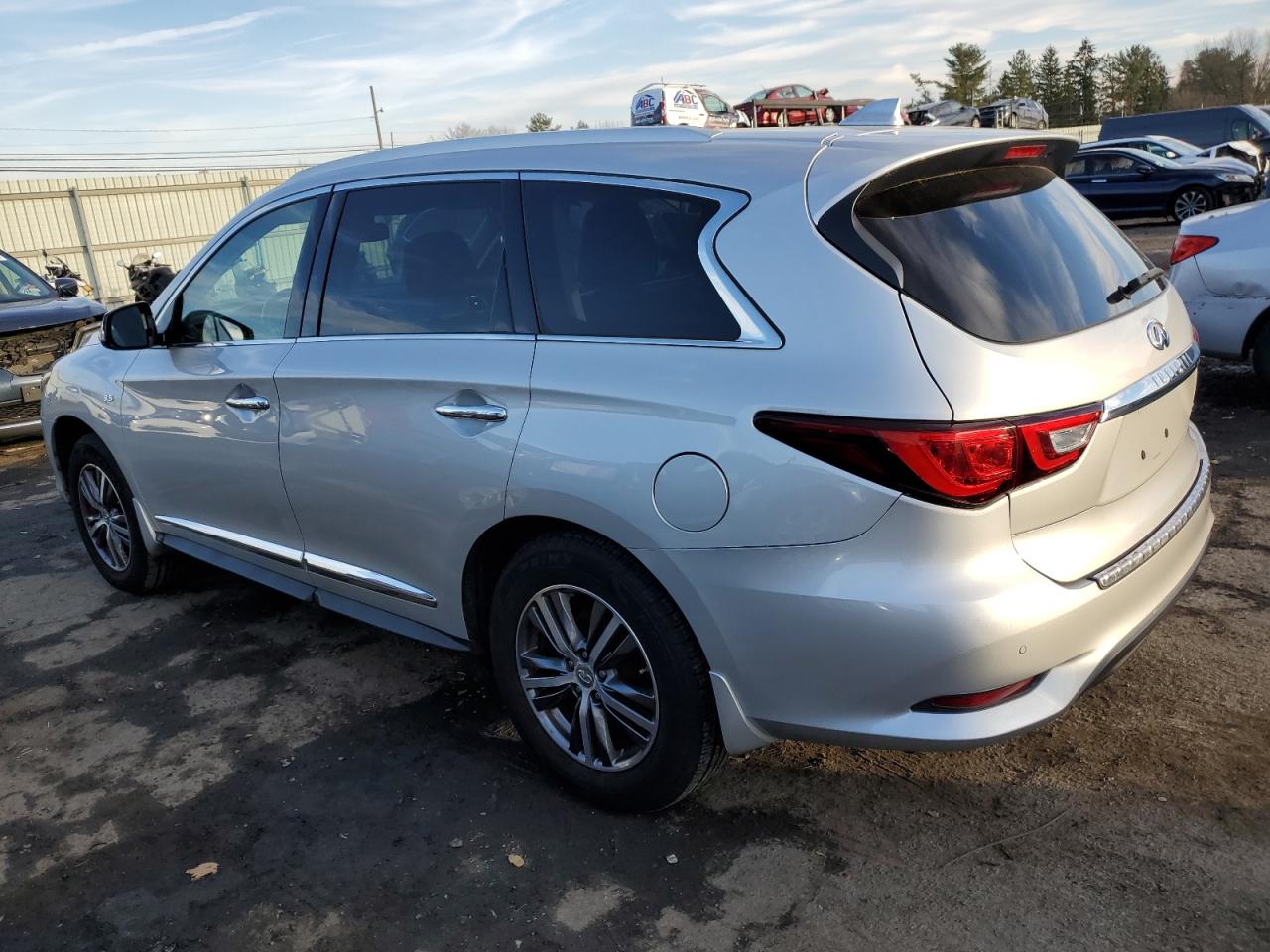 Image 2 of 2017 INFINITI QX60  2017 with VIN 5N1DL0MM4HC518365