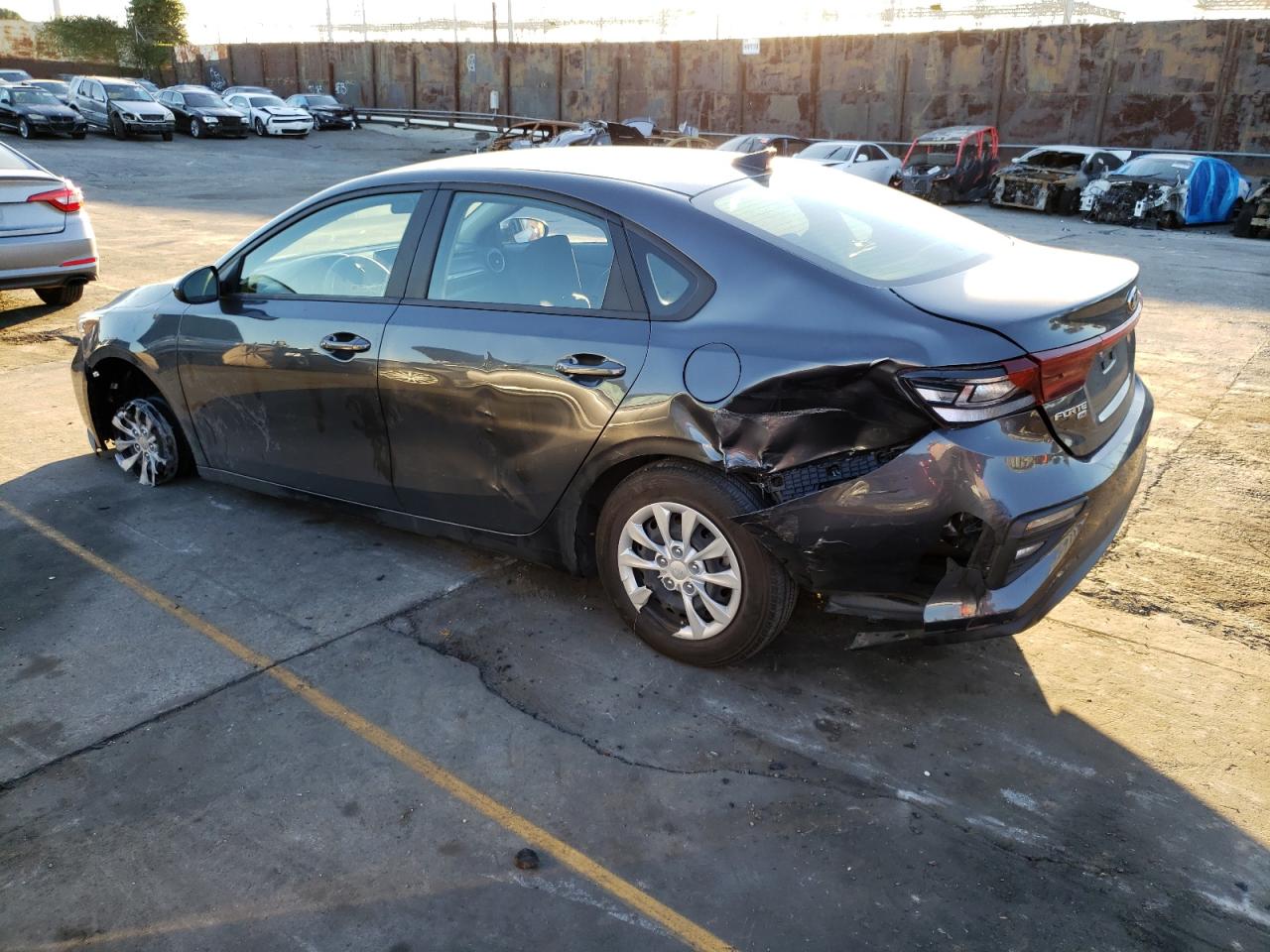 Obraz 2 z 2021 KIA FORTE FE 2021 z VIN 3KPF24AD5ME356891