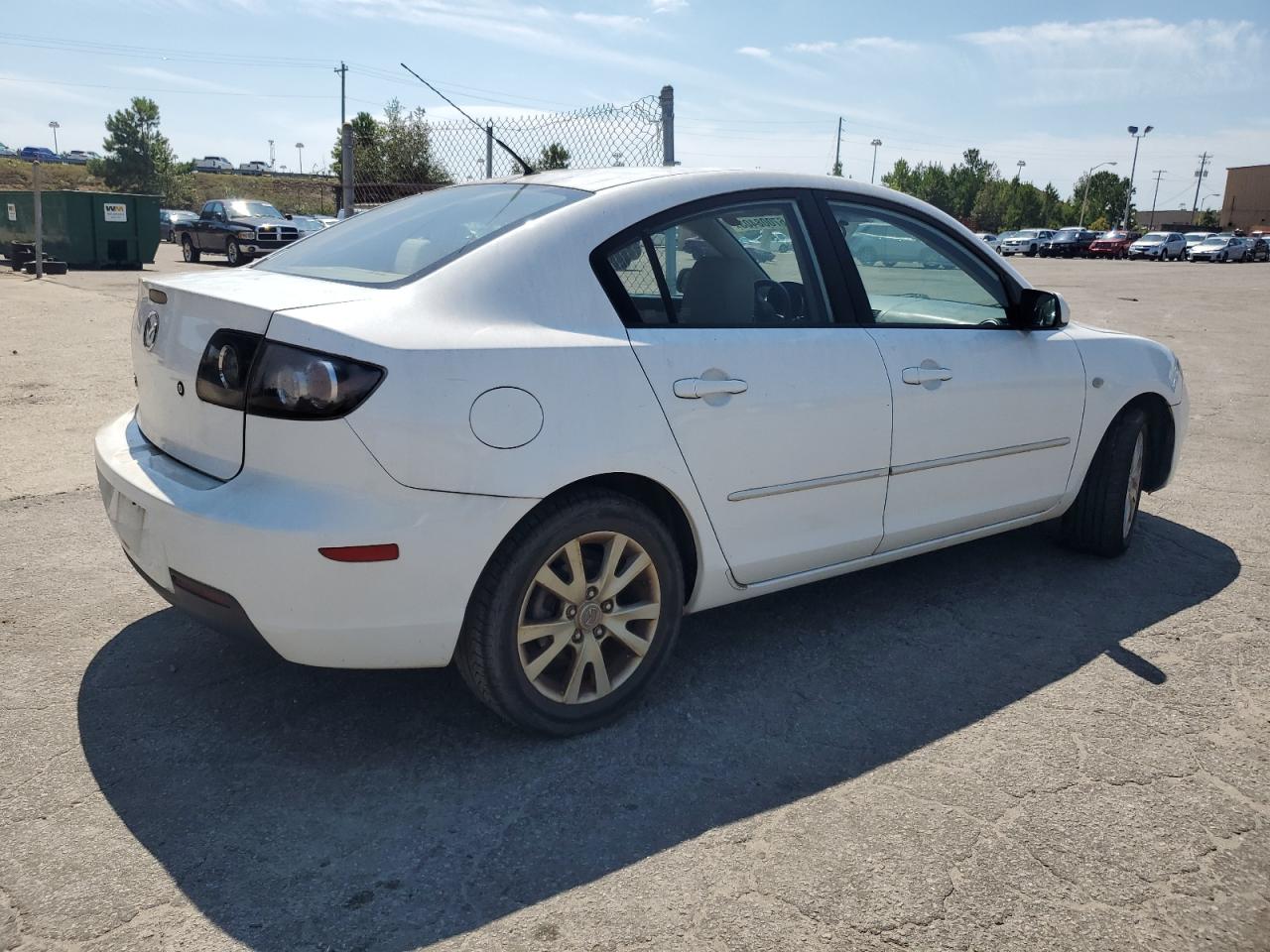 Obraz 3 z 2007 MAZDA 3 I 2007 z VIN JM1BK32FX71739404