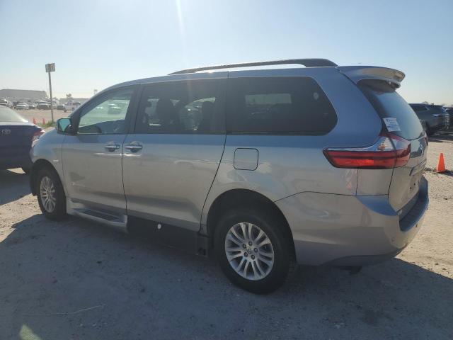 Obraz 2 z 2016 TOYOTA SIENNA XLE 2016 z VIN 5TDYK3DC8GS716591