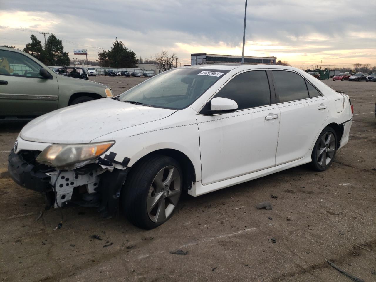 Image 1 of 2014 TOYOTA CAMRY SE 2014 with VIN 4T1BK1FK6EU024218