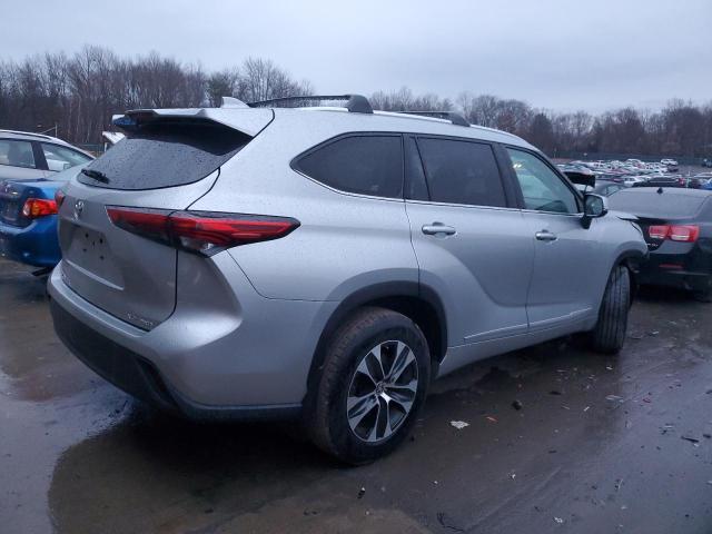 Image 3 of 2020 TOYOTA HIGHLANDER XLE 2020 with VIN 5TDHZRBH1LS502100