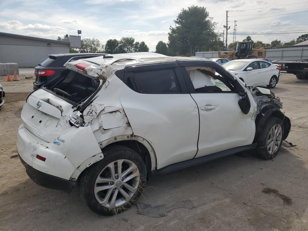 Изображение 3 2014 NISSAN JUKE S 2014 с VIN JN8AF5MV4ET360212