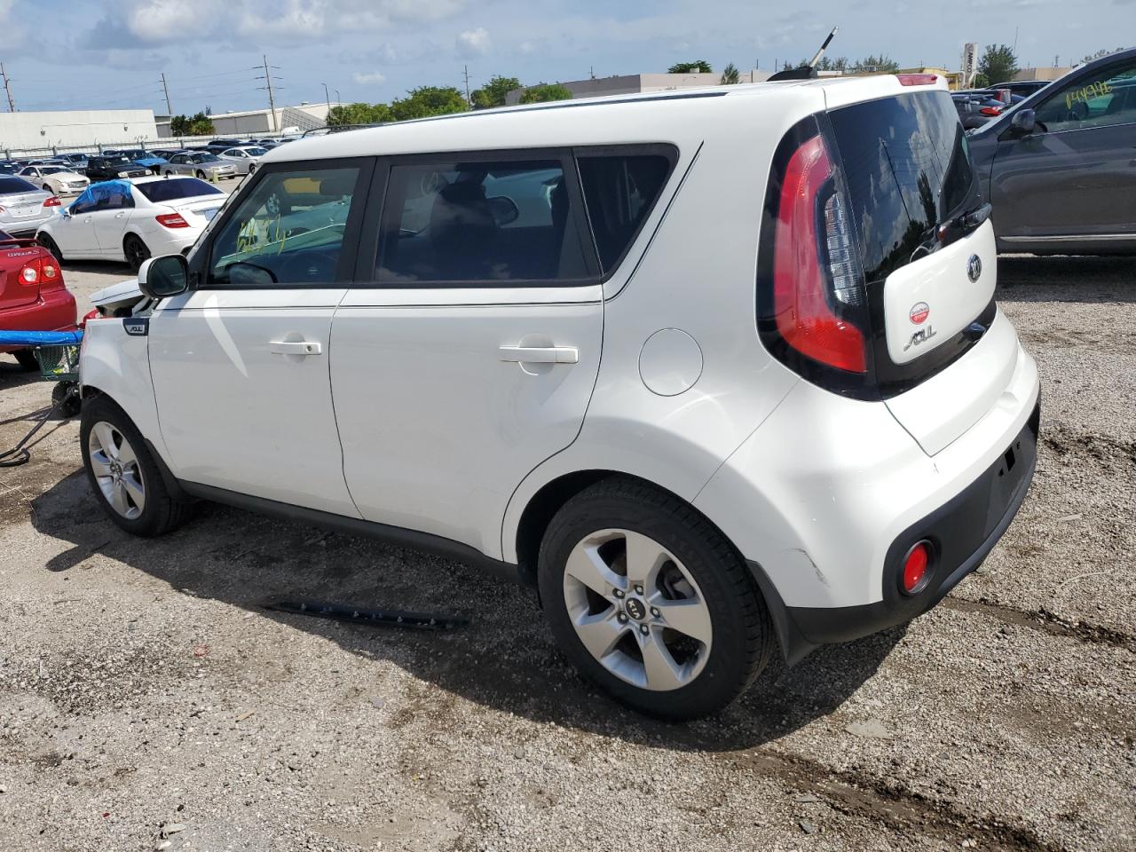 Изображение 2 2017 KIA SOUL  2017 с VIN KNDJN2A24H7453574