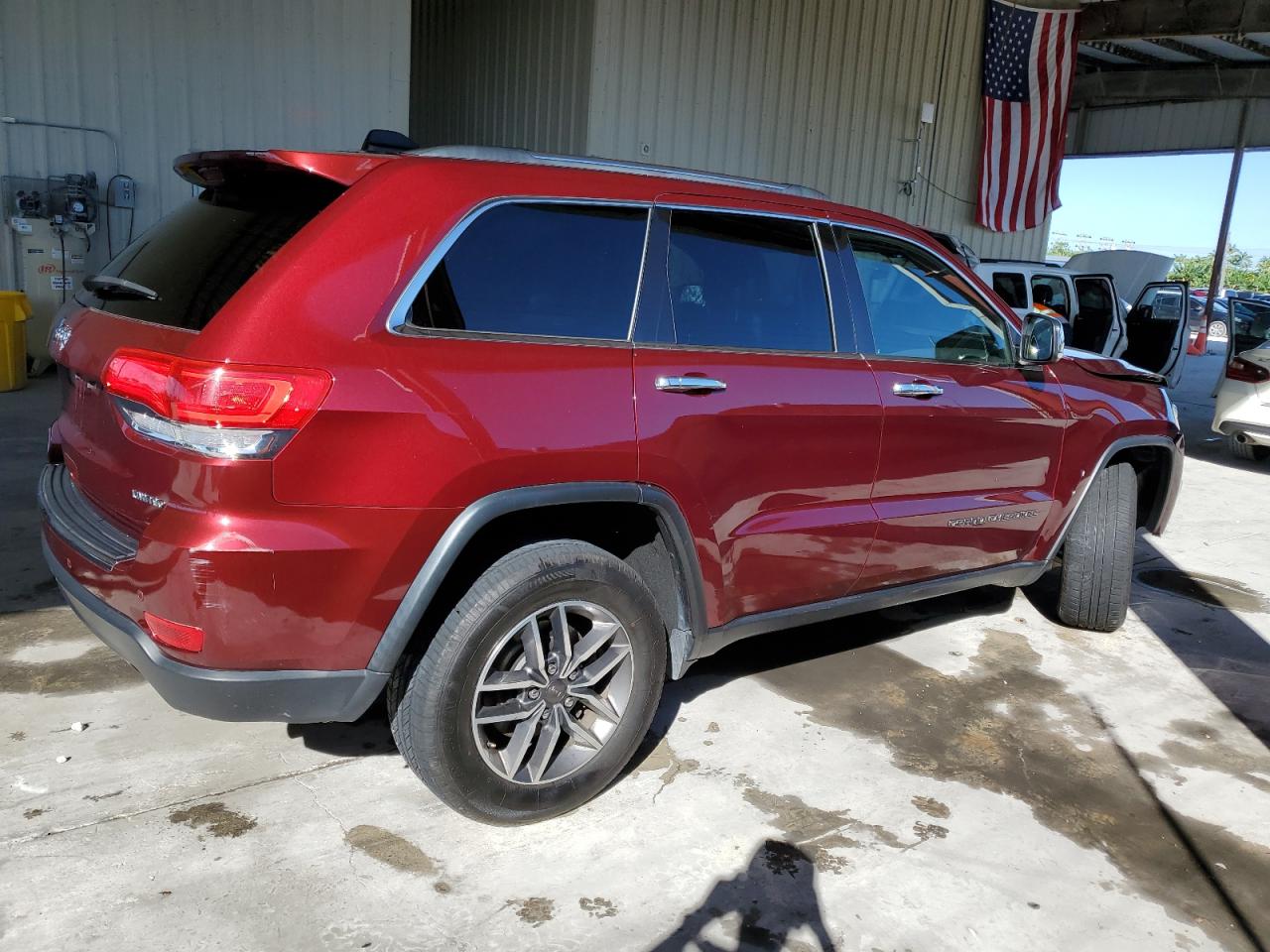 Image 3 of 2019 JEEP GRAND CHEROKEE LIMITED 2019 with VIN 1C4RJFBG4KC778479