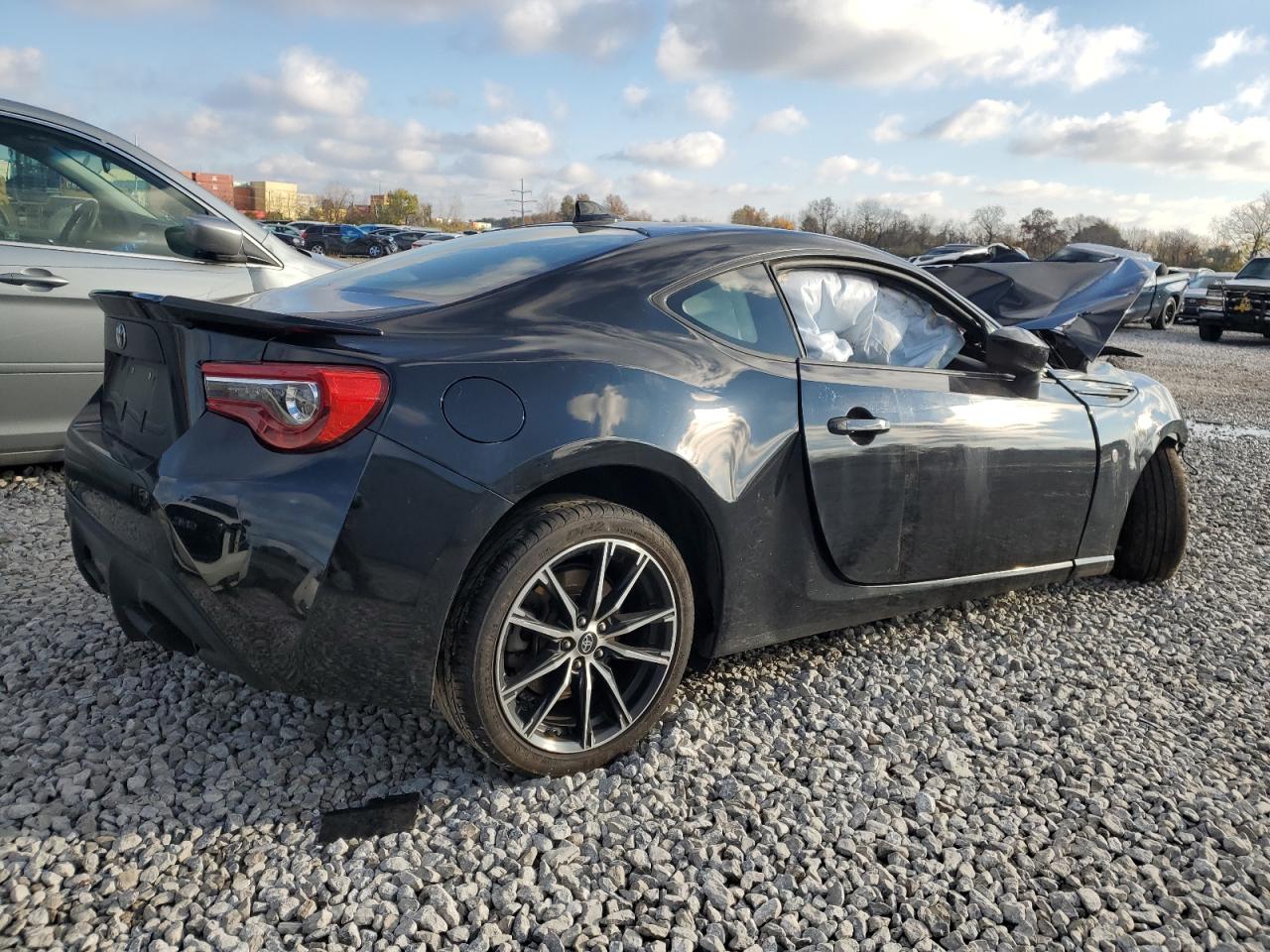 Image 3 of 2017 TOYOTA 86 BASE 2017 with VIN JF1ZNAA10H8711075