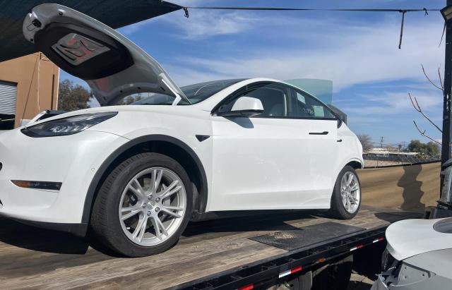Image 2 of 2021 TESLA MODEL Y  2021 with VIN 5YJYGDEE2MF288086