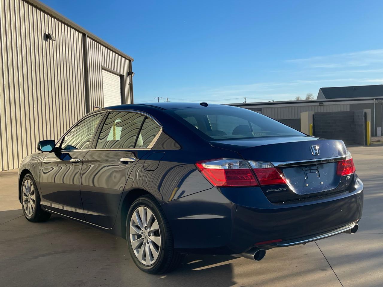 Image 3 of 2015 HONDA ACCORD EXL 2015 with VIN 1HGCR3F88FA016940