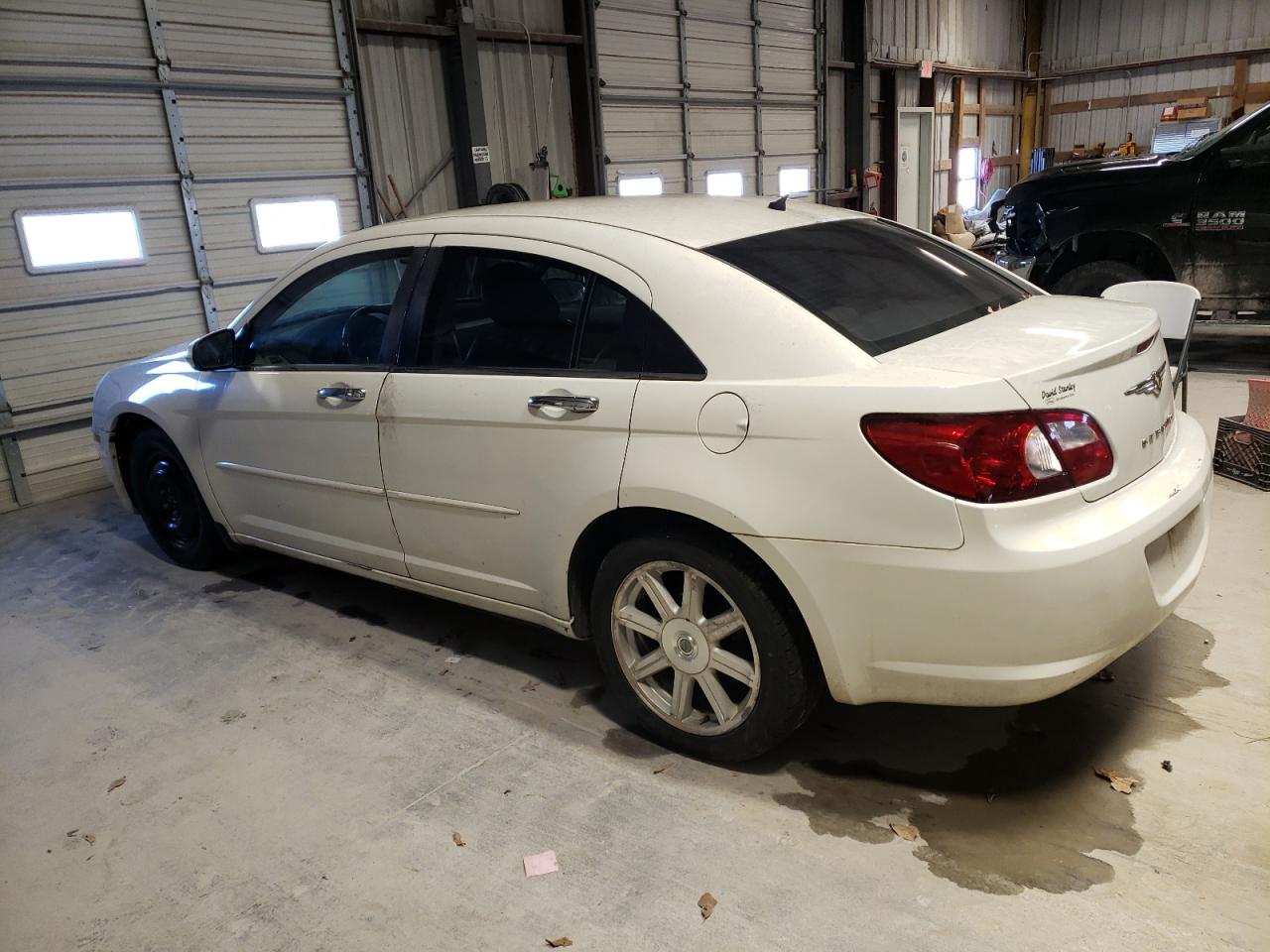 Image 2 of 2007 CHRYSLER SEBRING LIMITED 2007 with VIN 1C3LC66M37N541157