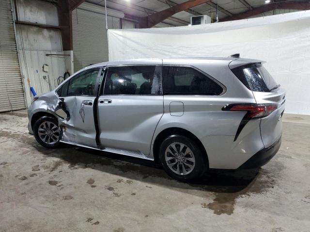 Изображение 2 2022 TOYOTA SIENNA XLE 2022 с VIN 5TDYRKEC6NS129968