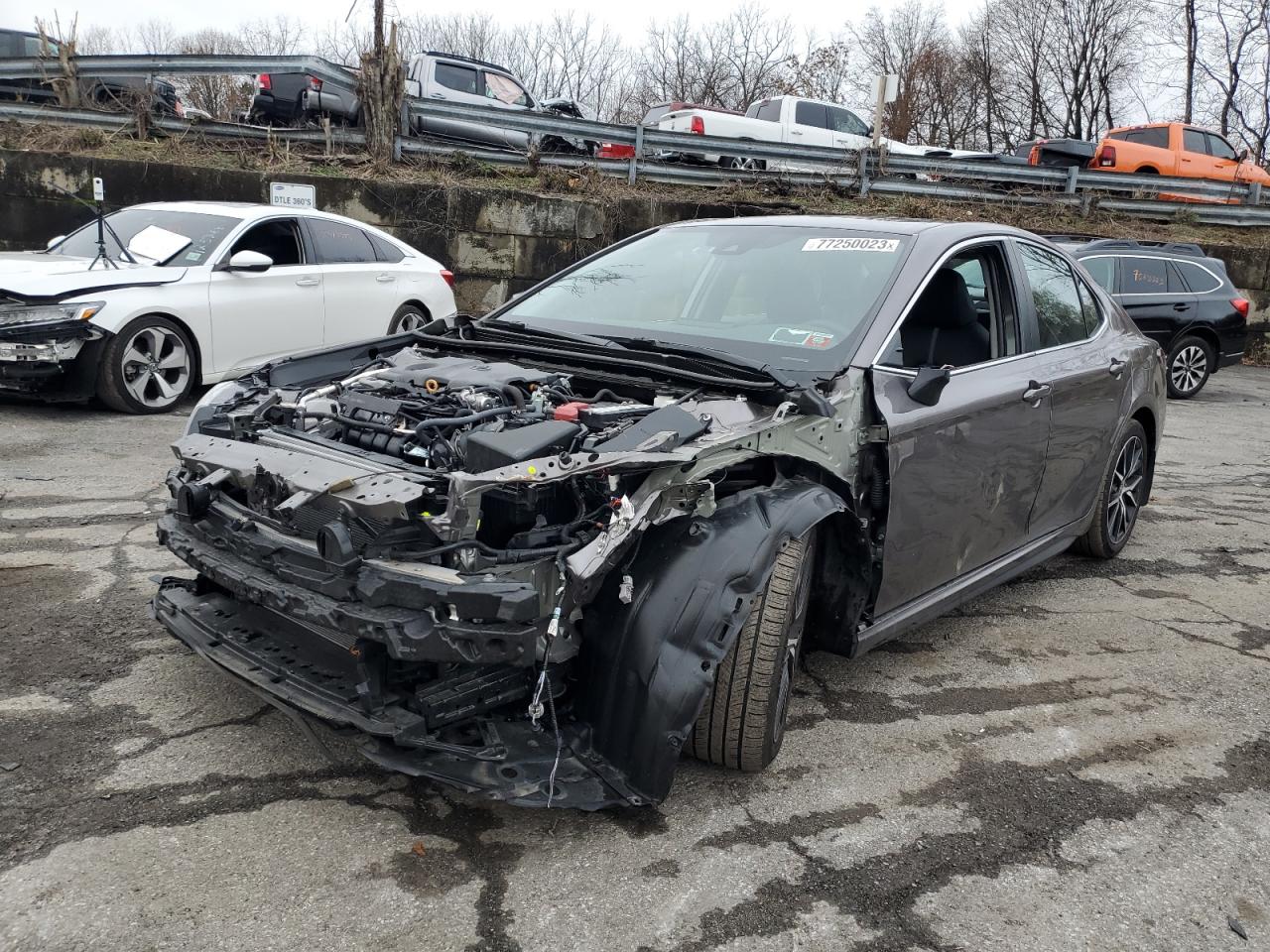 Obraz 1 z 2022 TOYOTA CAMRY SE 2022 z VIN 4T1T11BKXNU067814