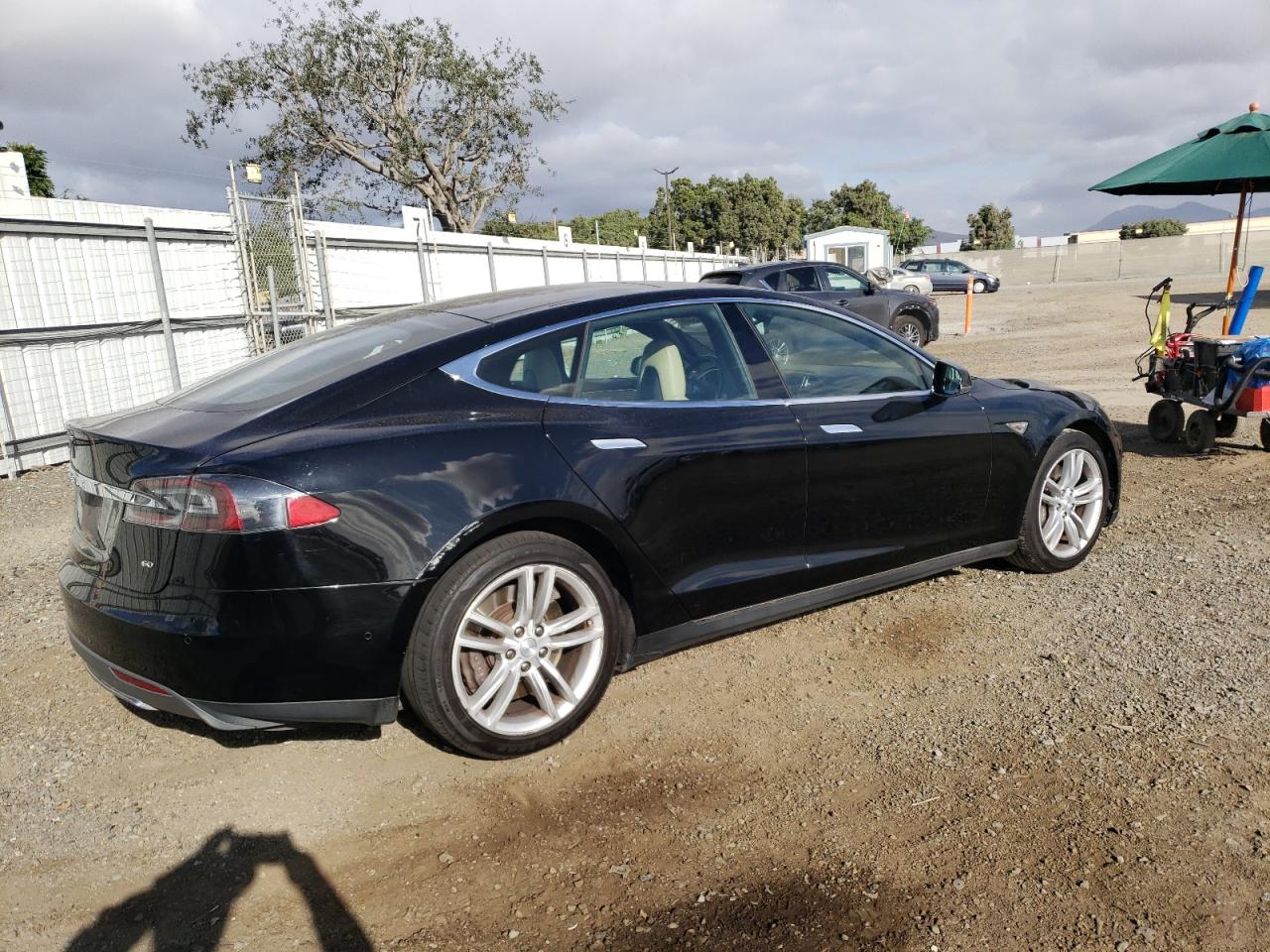 Image 3 of 2014 TESLA MODEL S  2014 with VIN 5YJSA1S13EFP65259