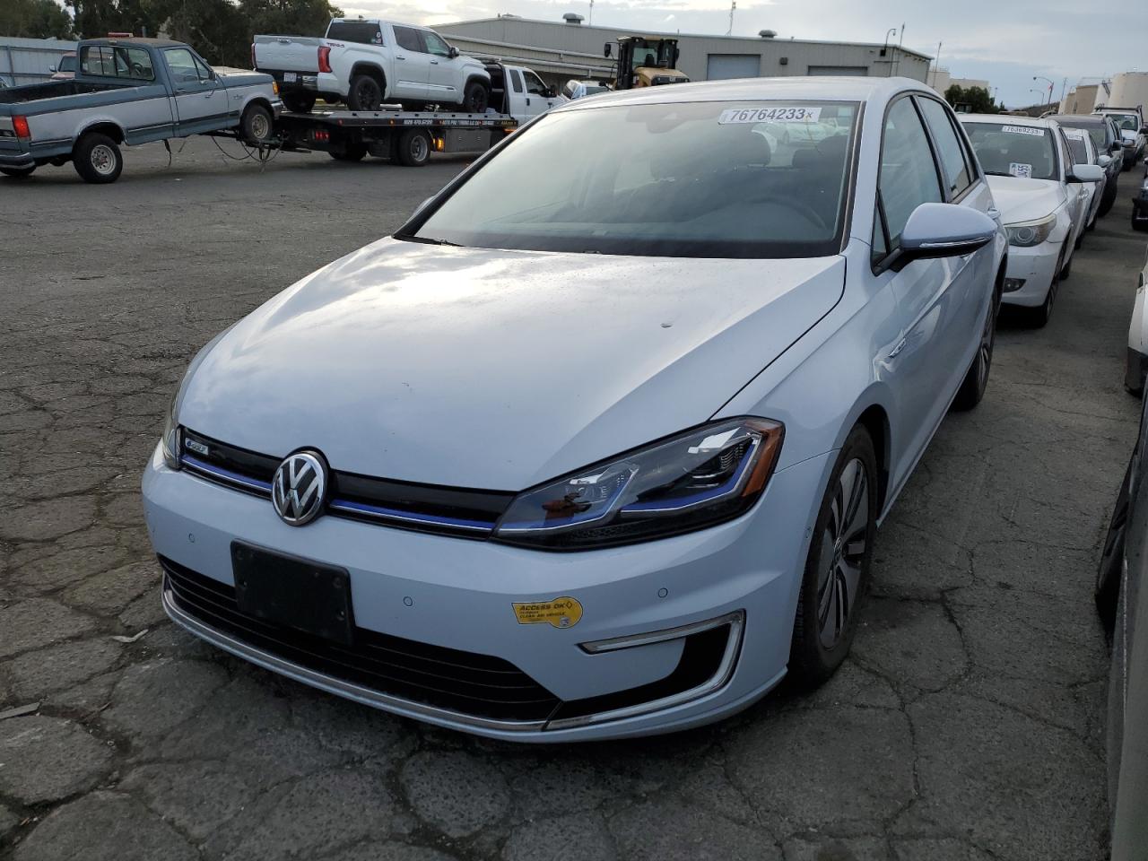 Image 1 of 2019 VOLKSWAGEN E-GOLF SEL PREMIUM 2019 with VIN WVWPR7AU0KW905286