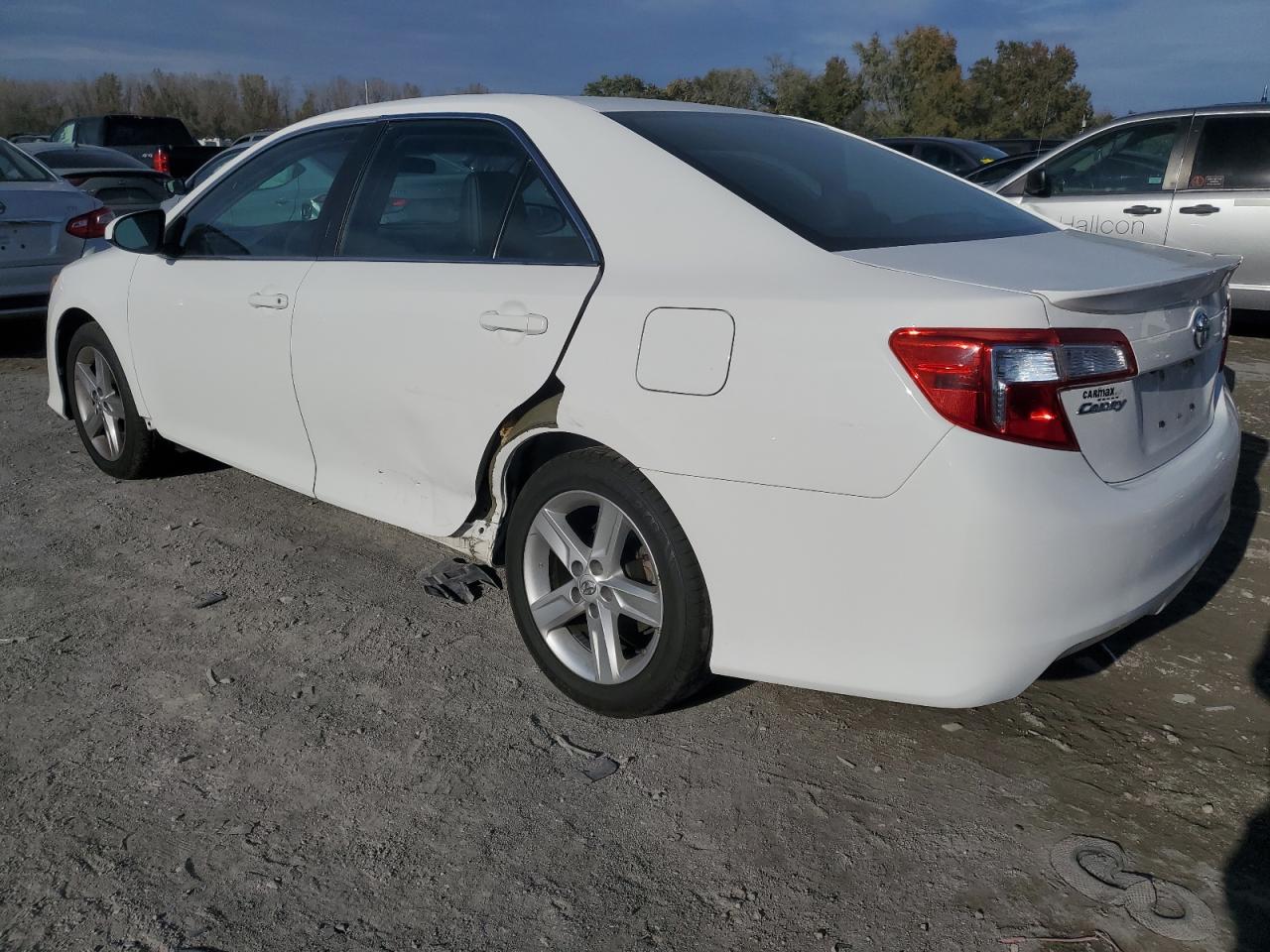Obraz 2 z 2014 TOYOTA CAMRY L 2014 z VIN 4T1BF1FK3EU370442