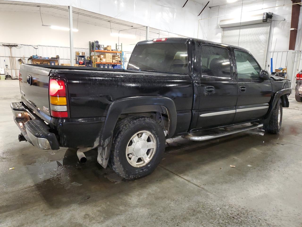 Image 3 of 2004 GMC NEW SIERRA K1500 2004 with VIN 2GTEK13T641423171