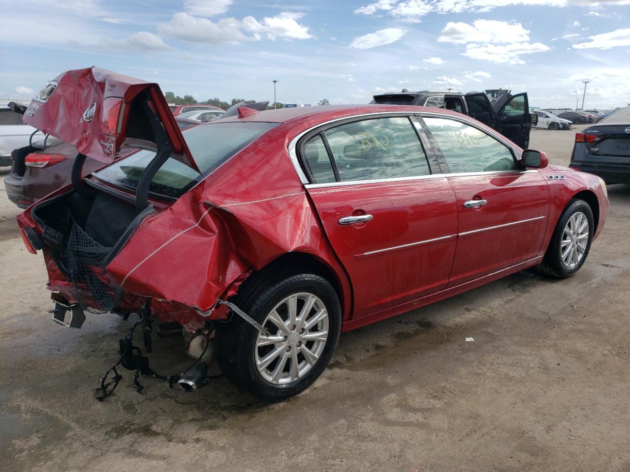 Image 3 of 2011 BUICK LUCERNE CXL 2011 with VIN 1G4HC5EM1BU104507