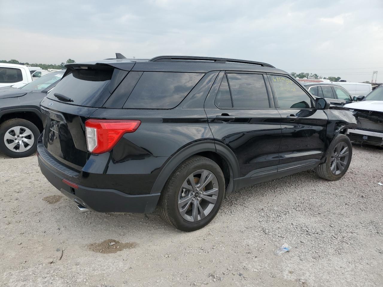 Изображение 3 Ford Explorer Xlt 2021 с VIN 1FMSK7DH0MGB31627