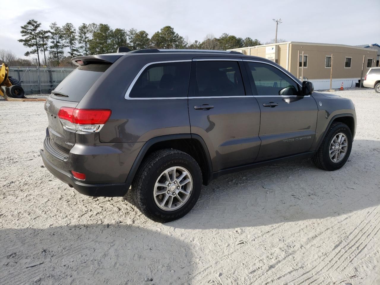 Obraz 3 z 2019 JEEP GRAND CHEROKEE LAREDO 2019 z VIN 1C4RJFAG6KC528842