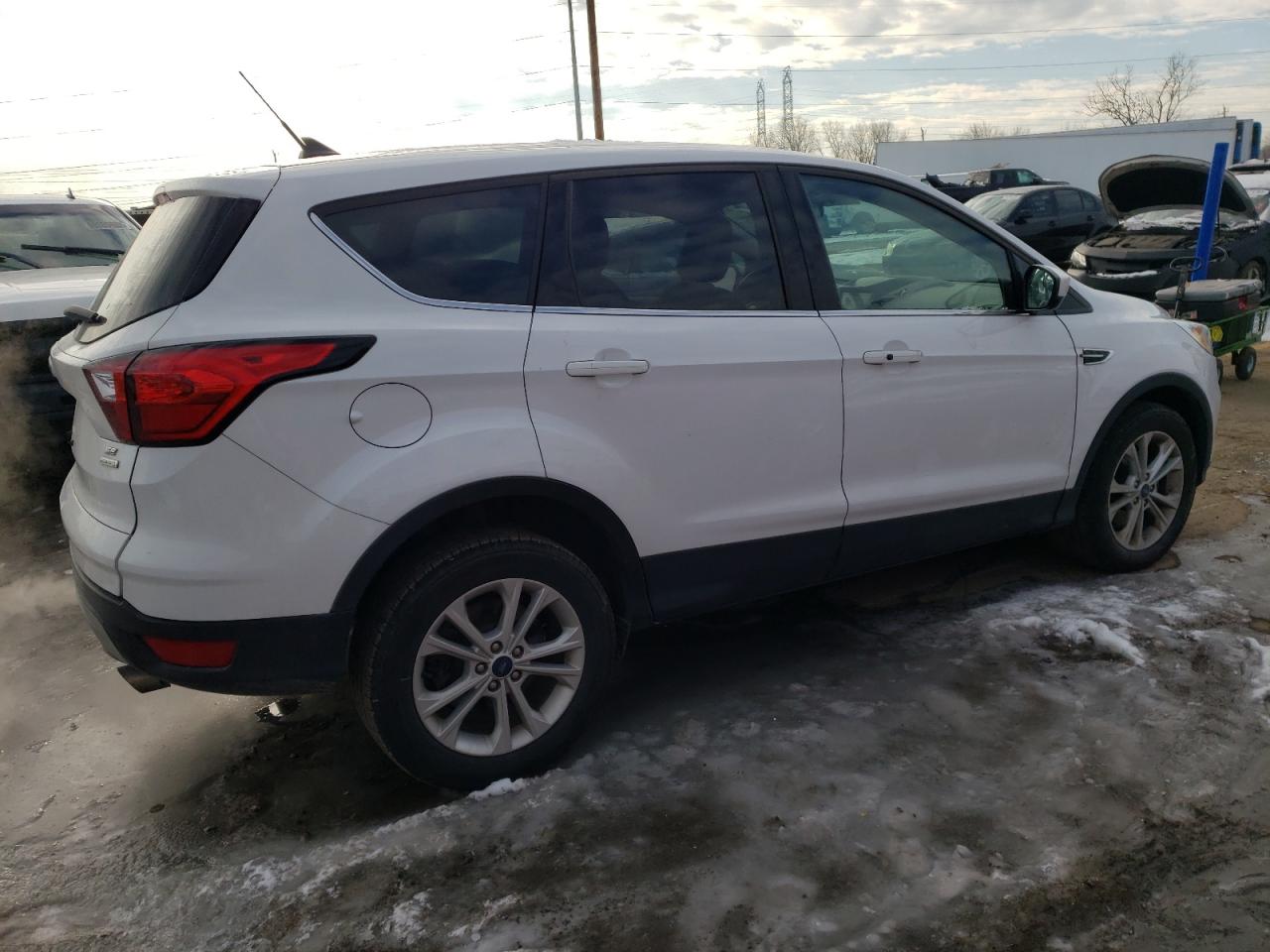 Изображение 3 2019 FORD ESCAPE SE 2019 с VIN 1FMCU0GD5KUC24348