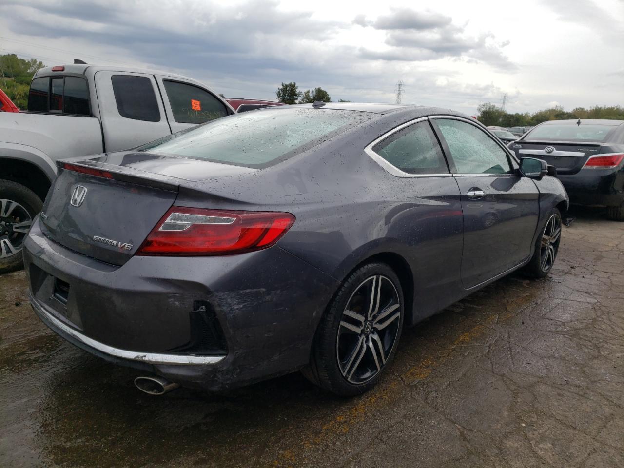 Image 3 of 2016 HONDA ACCORD TOURING 2016 with VIN 1HGCT2B01GA000897
