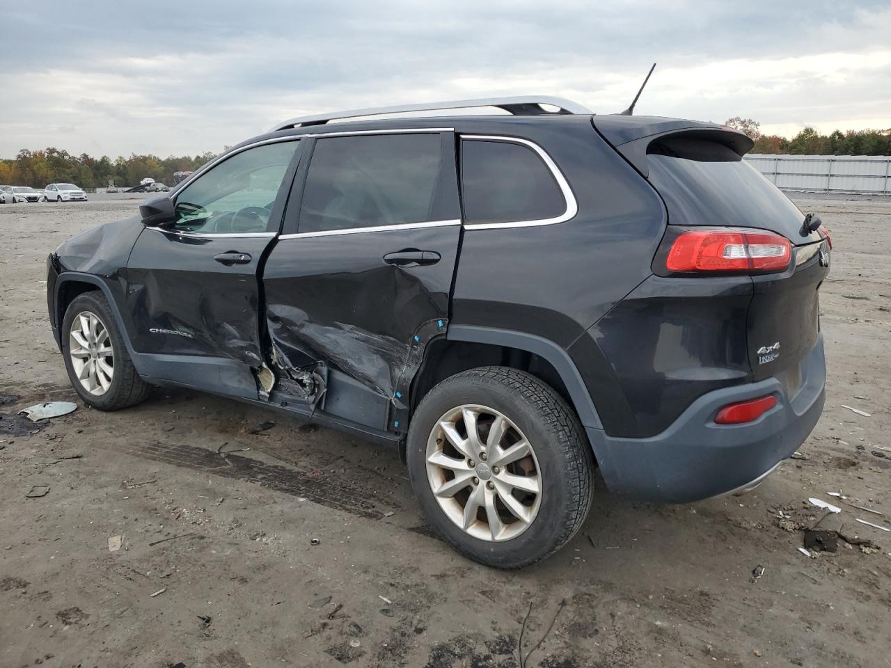 Image 2 of 2015 JEEP CHEROKEE LIMITED 2015 with VIN 1C4PJMDB3FW770293