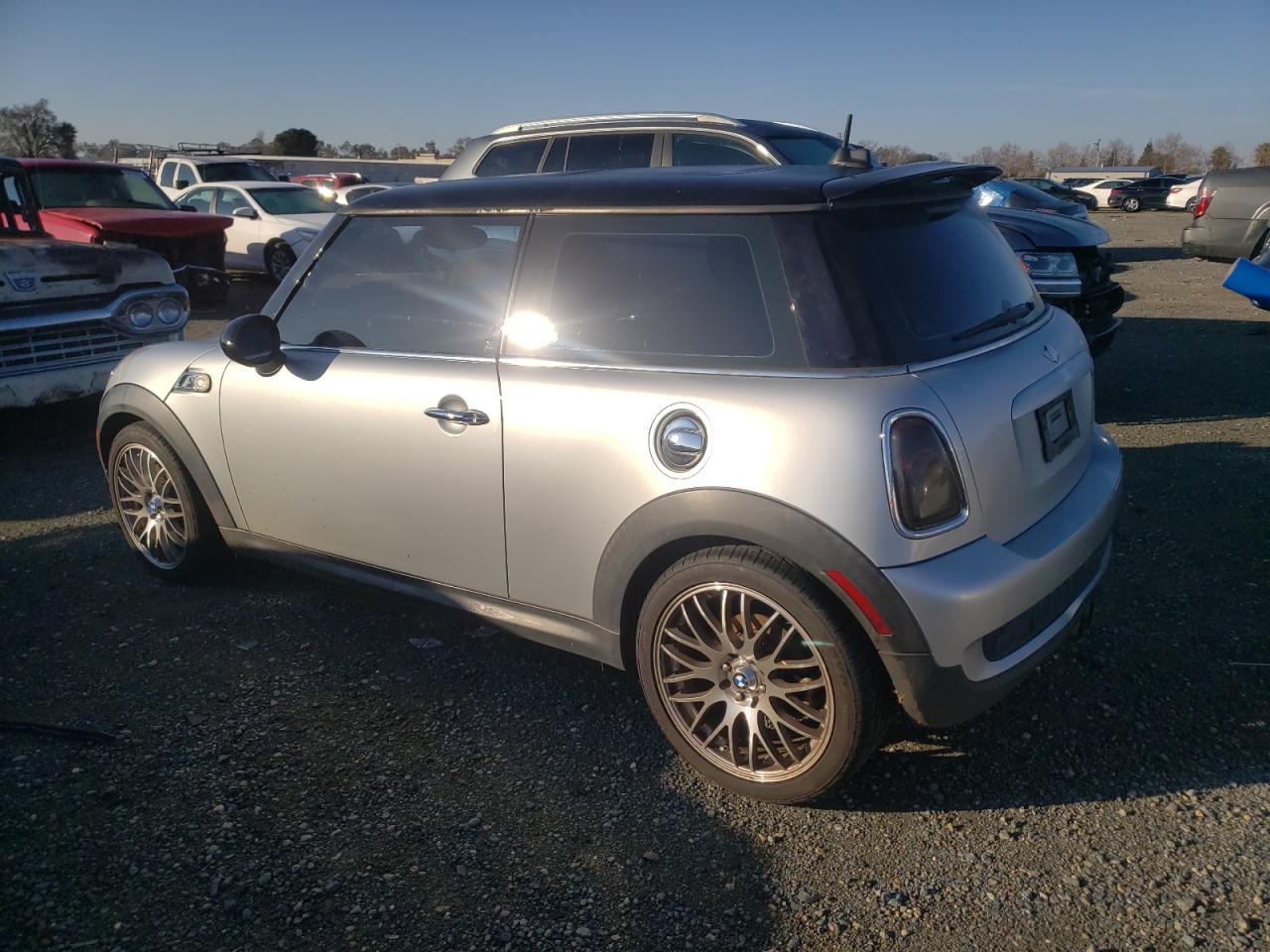 Изображение 2 2007 MINI COOPER S 2007 с VIN WMWMF73597TL85788
