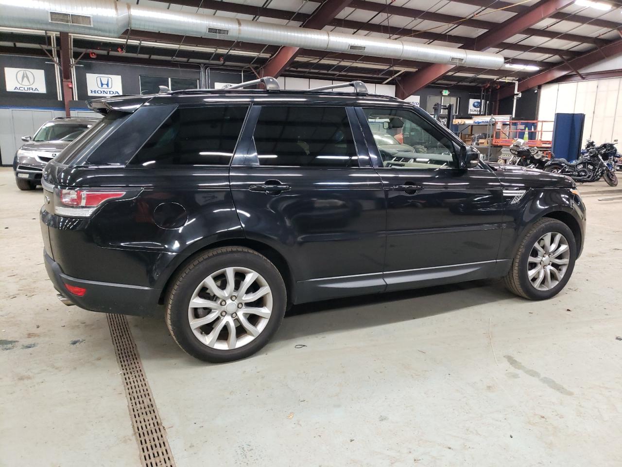 Image 3 of 2016 LAND ROVER RANGE ROVER SPORT HSE 2016 with VIN SALWR2VF0GA647178