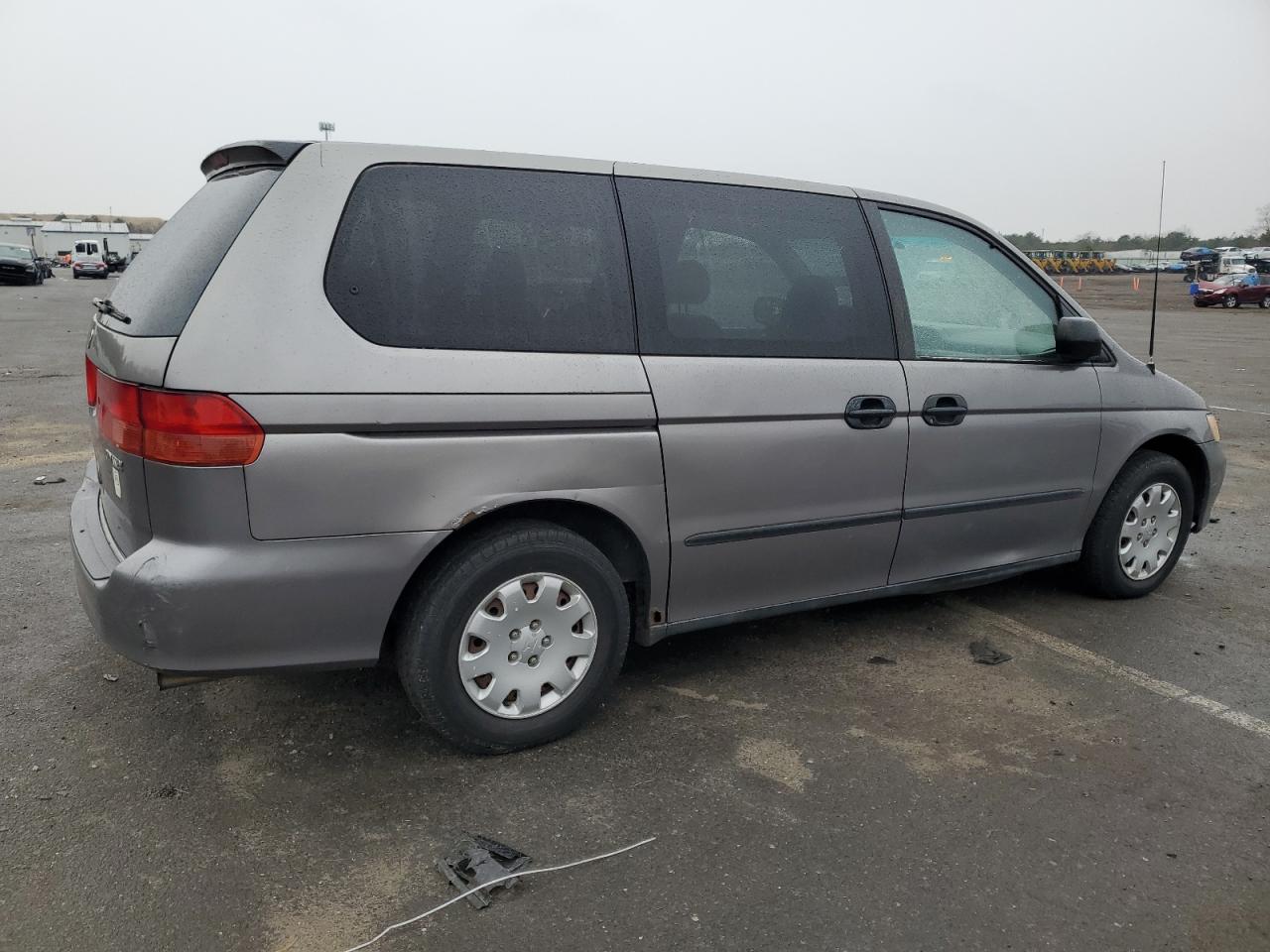 Image 3 of 2000 HONDA ODYSSEY LX 2000 with VIN 2HKRL1858YH618962