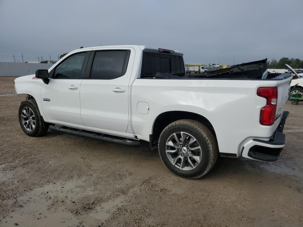 Image 2 of 2021 CHEVROLET SILVERADO K1500 RST 2021 with VIN 1GCUYEED6MZ431138