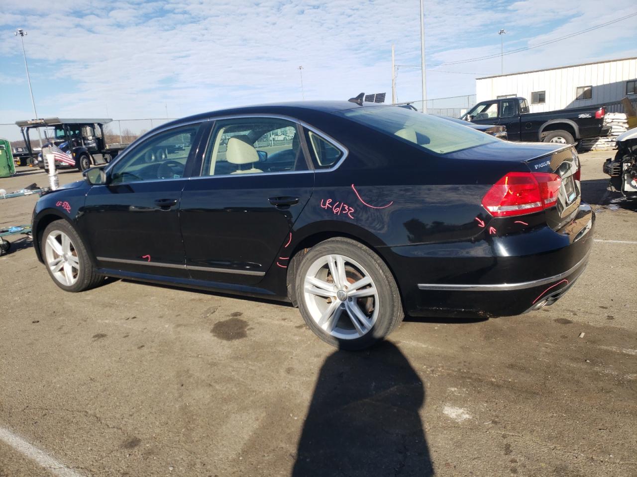 Image 2 of 2013 VOLKSWAGEN PASSAT SEL 2013 with VIN 1VWCN7A3XDC061583