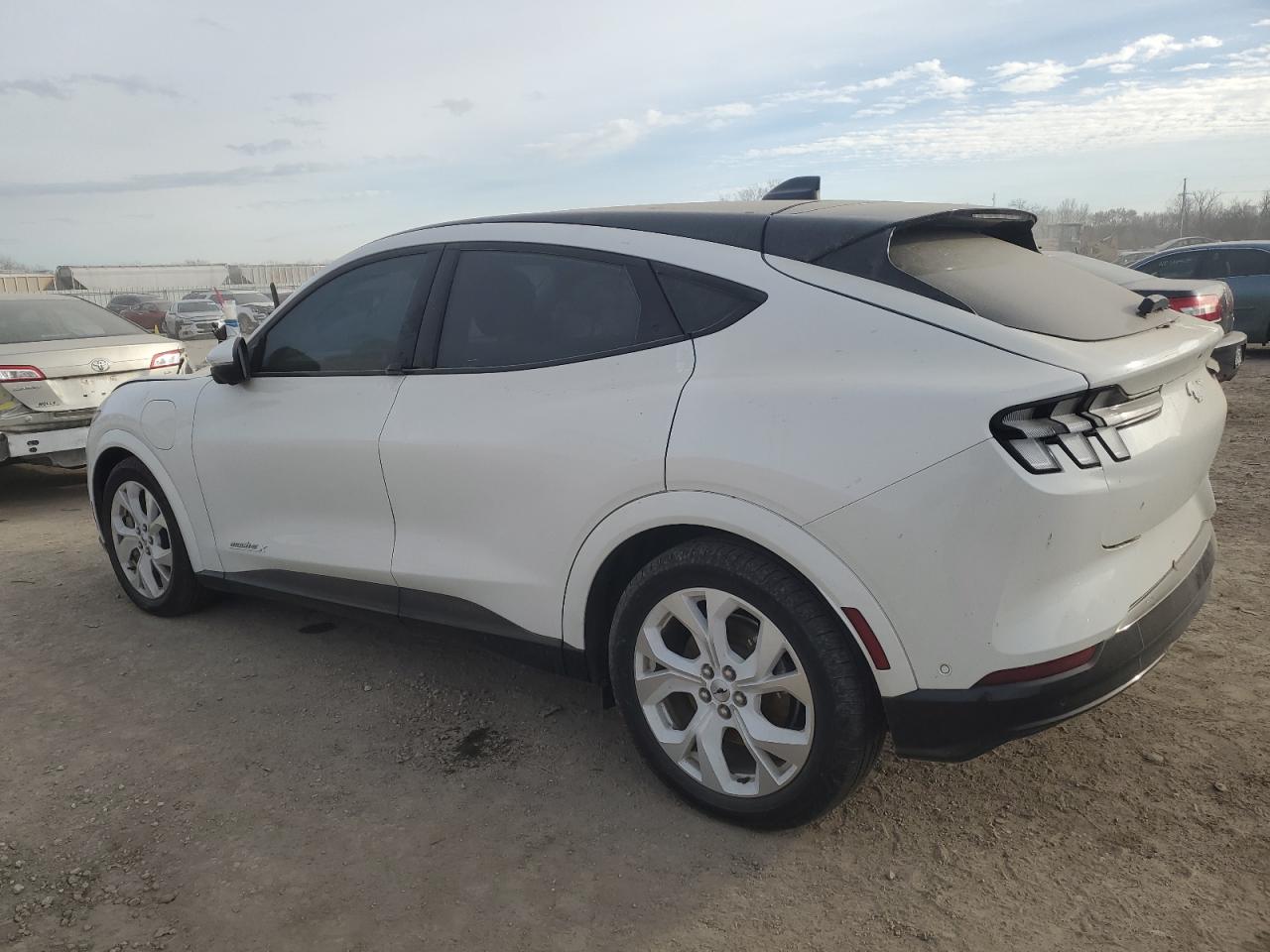 Image 2 of 2022 FORD MUSTANG MACH-E PREMIUM 2022 with VIN 3FMTK3SUXNMA25819