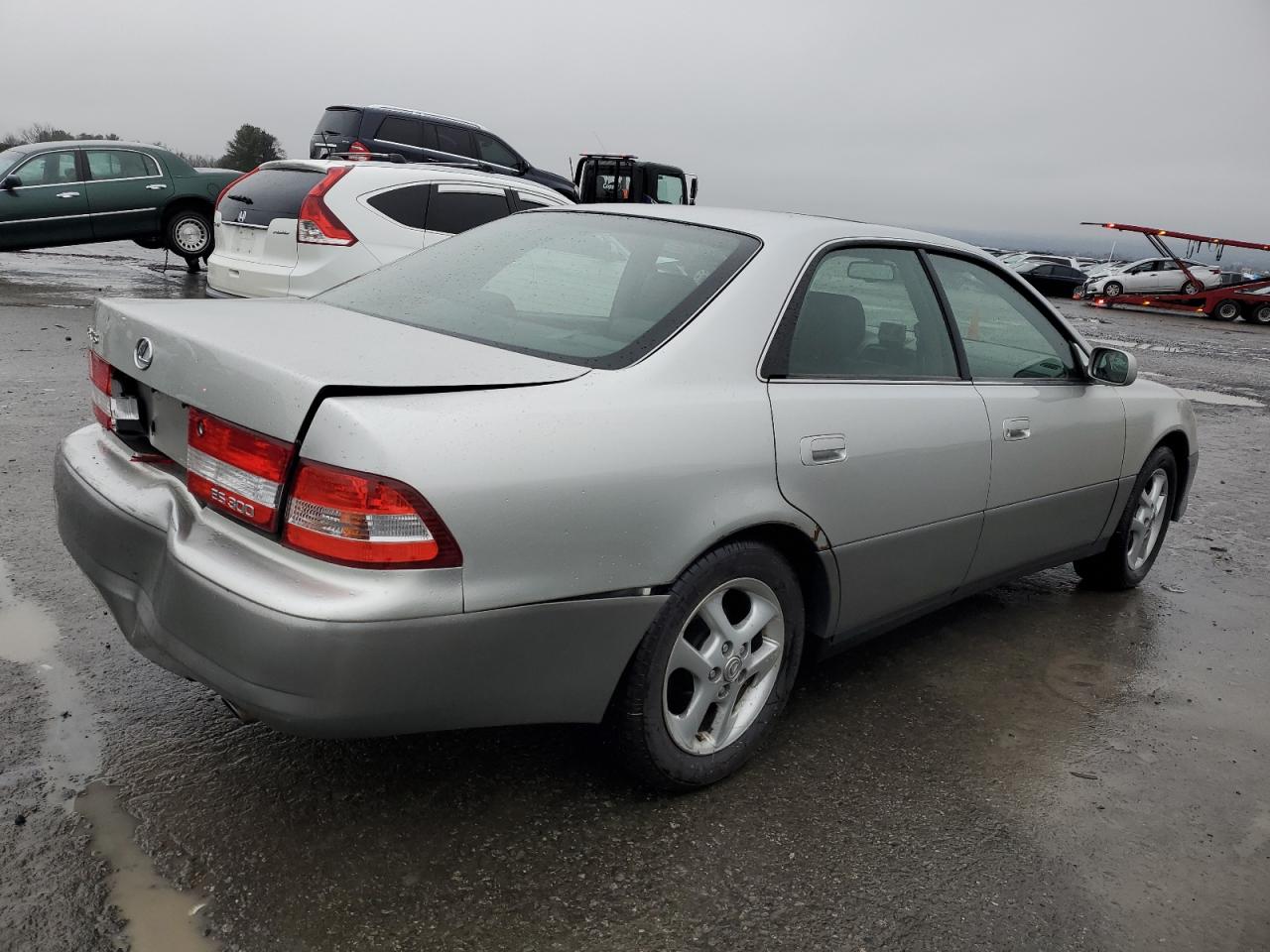 Image 3 of 2000 LEXUS ES 300 2000 with VIN JT8BF28G4Y5085216