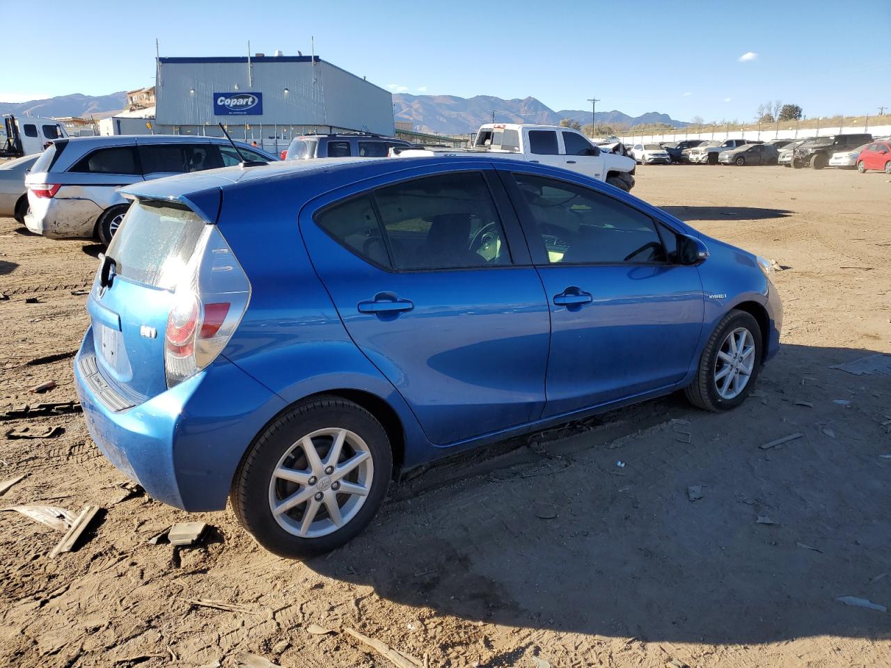 Изображение 3 2014 TOYOTA PRIUS C  2014 с VIN JTDKDTB39E1073231