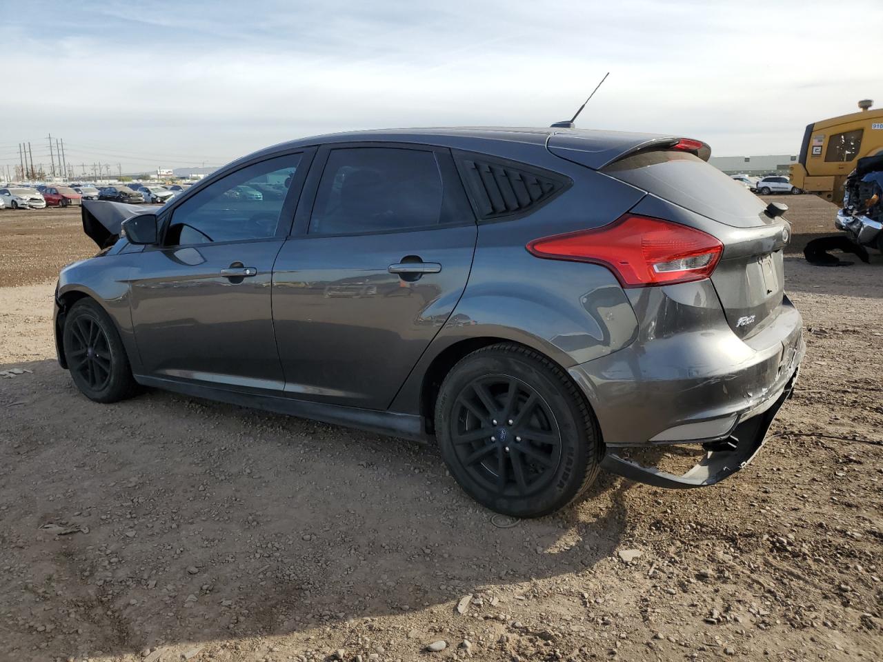 Image 2 of 2016 FORD FOCUS SE 2016 with VIN 1FADP3K22GL364528