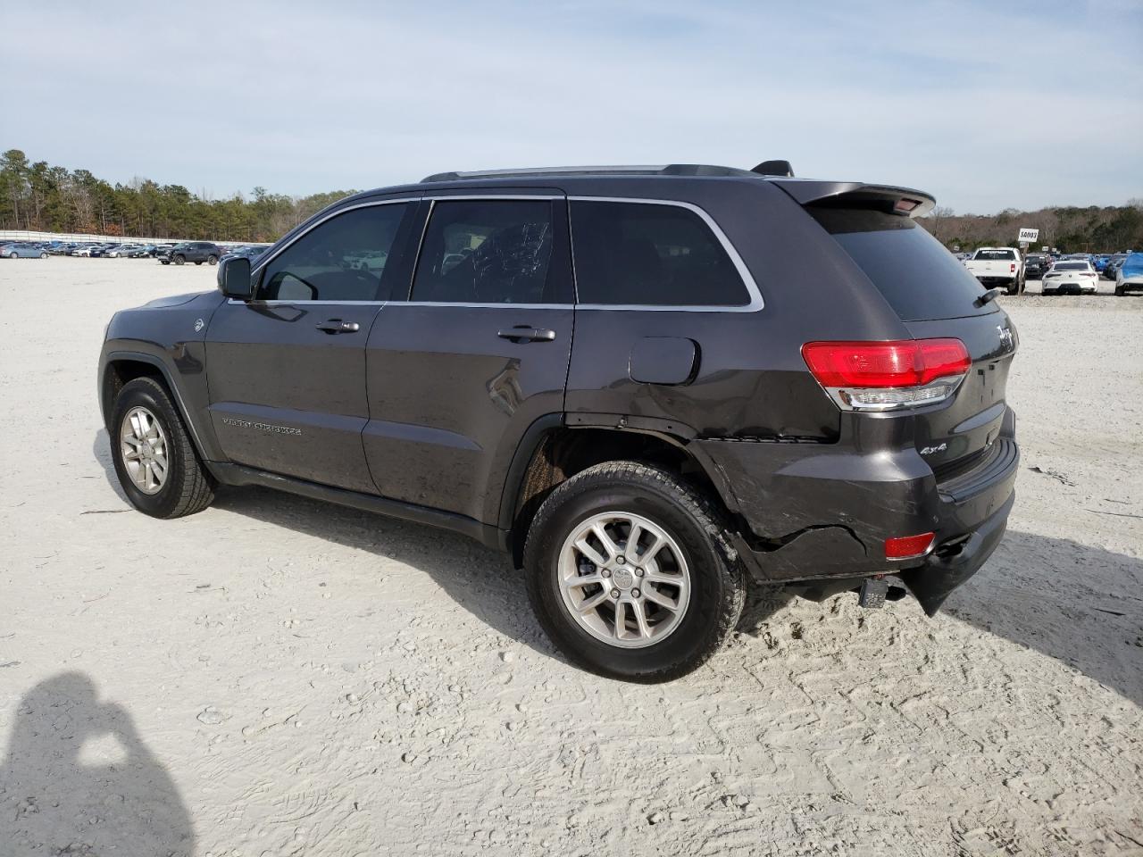 Изображение 2 2019 JEEP GRAND CHEROKEE LAREDO 2019 с VIN 1C4RJFAG6KC528842