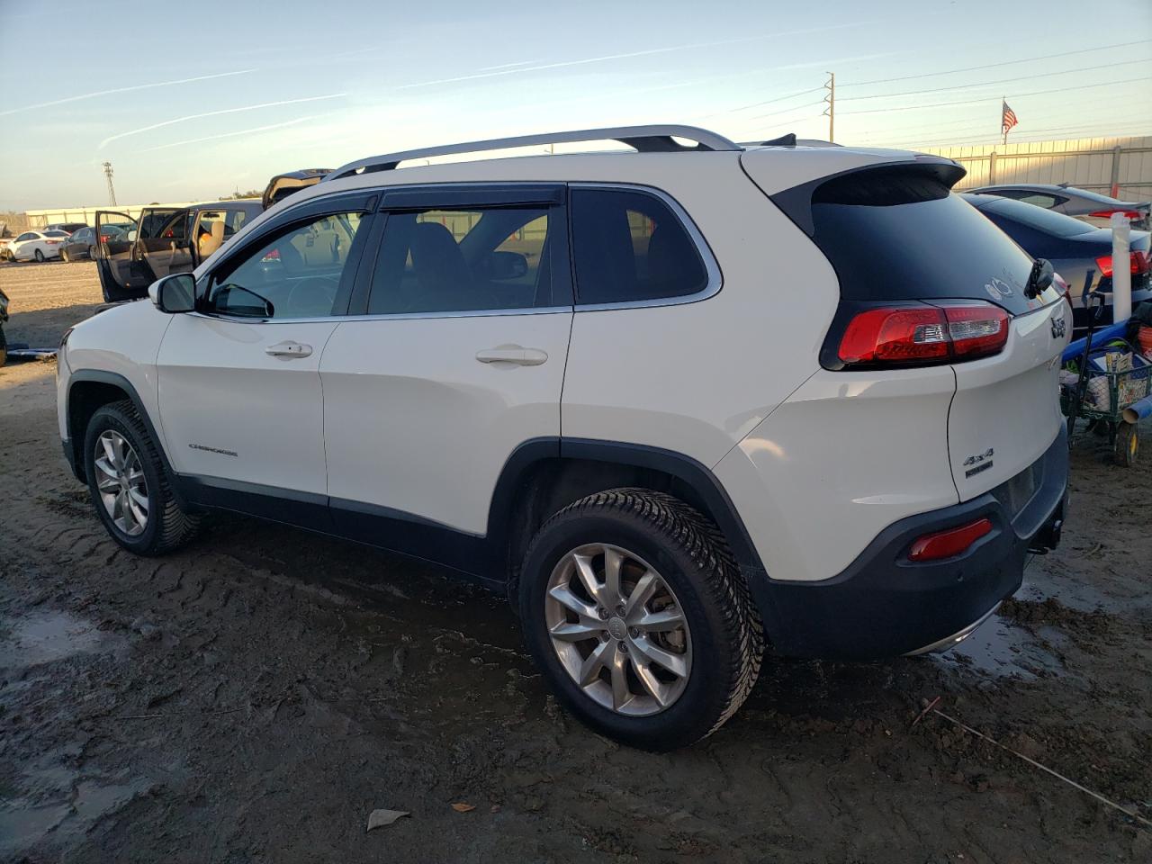 Image 2 of 2017 JEEP CHEROKEE LIMITED 2017 with VIN 1C4PJMDS5HW666326