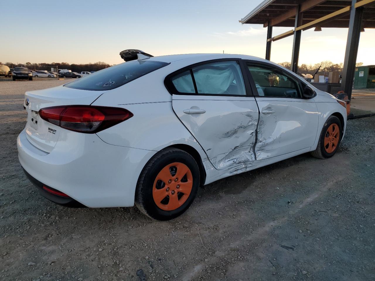 Obraz 3 z 2017 KIA FORTE LX 2017 z VIN 3KPFK4A70HE065358