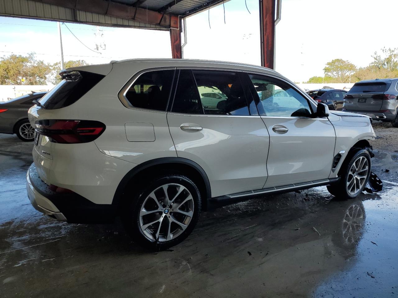 Изображение 3 2024 BMW X5 SDRIVE 40I 2024 с VIN 5UX13EU00R9U33909