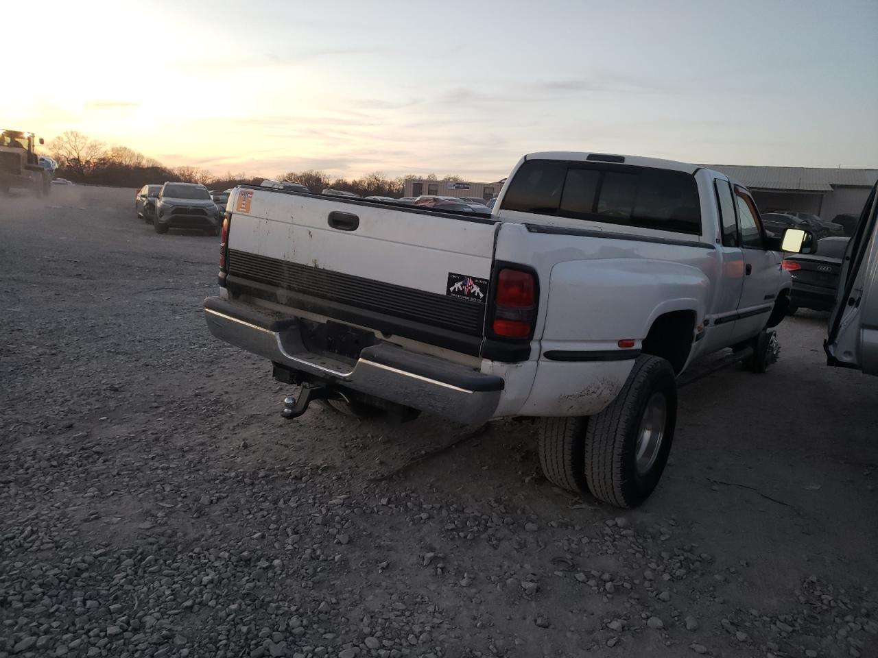 Image 3 of 1999 DODGE RAM 3500  1999 with VIN 1B7MF33W0XJ545198